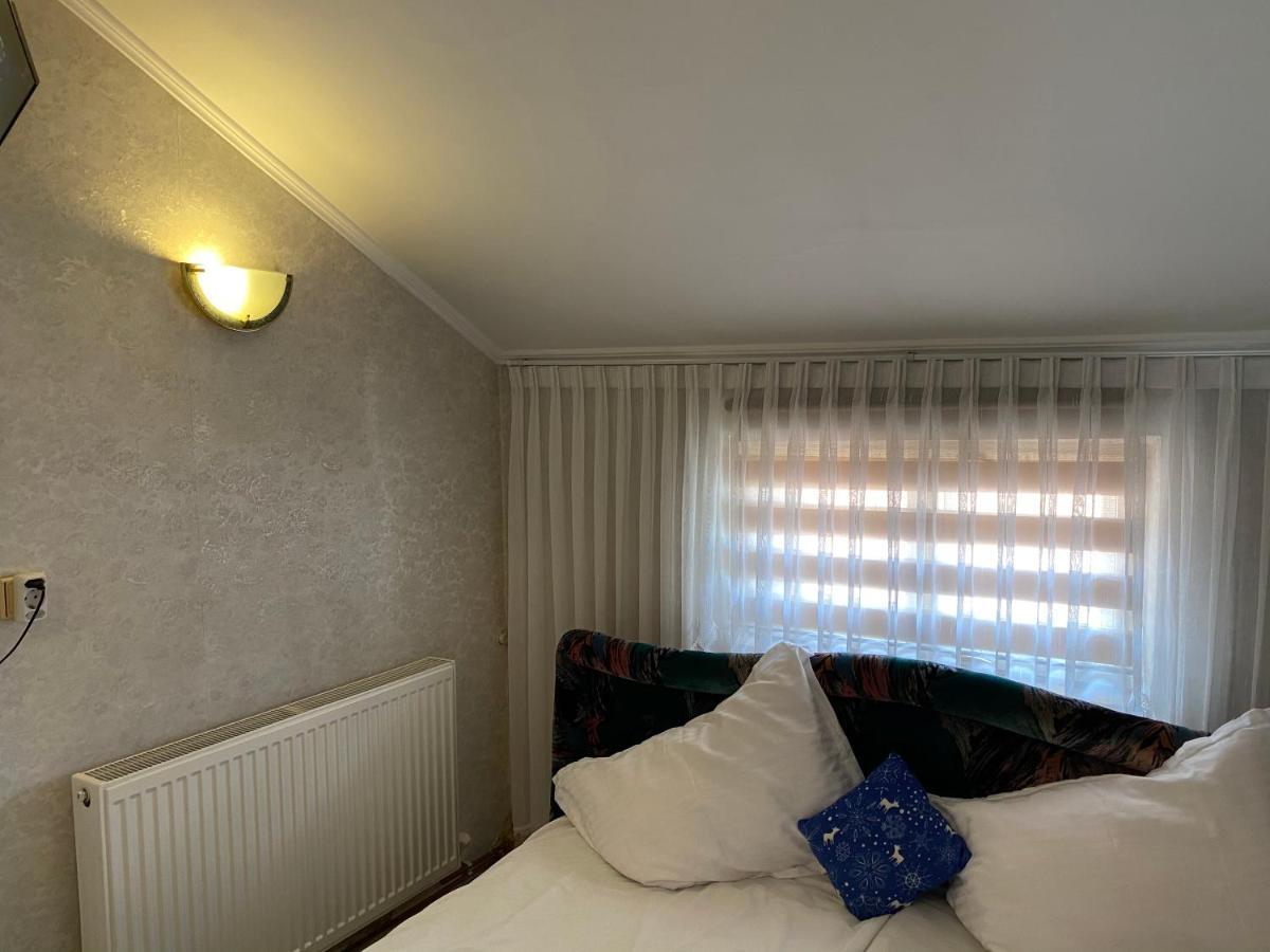 Apartament Mansarda Apartment Curtea De Arges Bagian luar foto