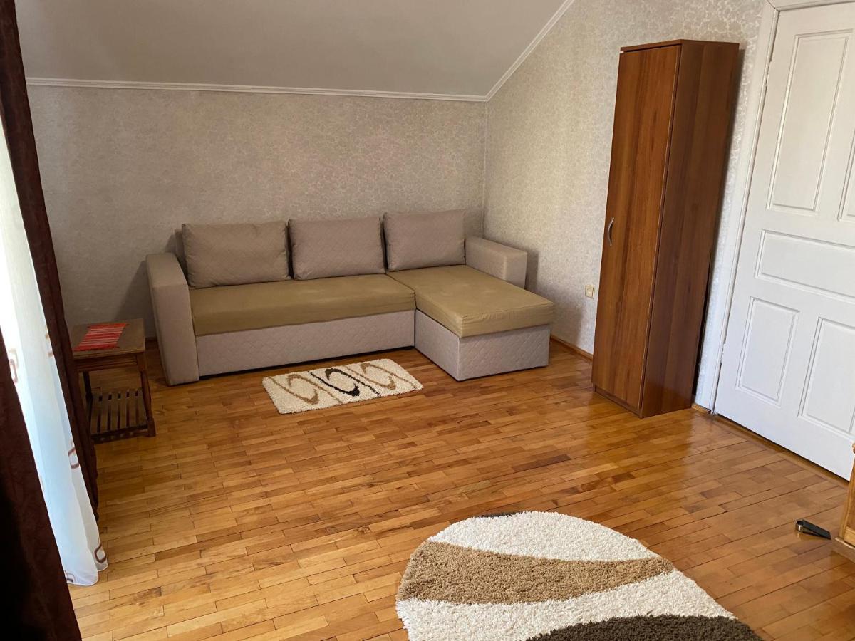 Apartament Mansarda Apartment Curtea De Arges Bagian luar foto