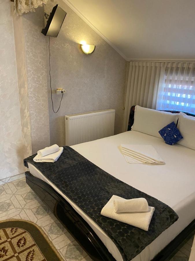 Apartament Mansarda Apartment Curtea De Arges Bagian luar foto