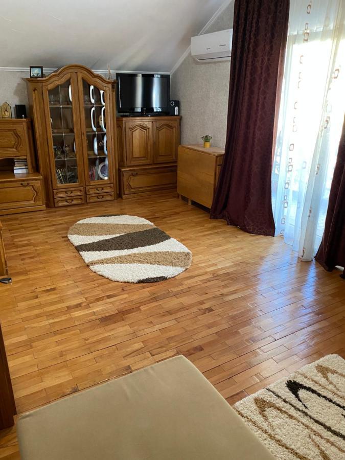Apartament Mansarda Apartment Curtea De Arges Bagian luar foto
